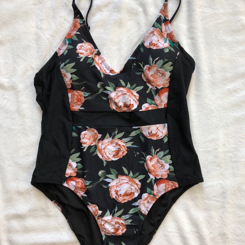 Cupshe Happy Time Print One Piece Swimsuit Size L